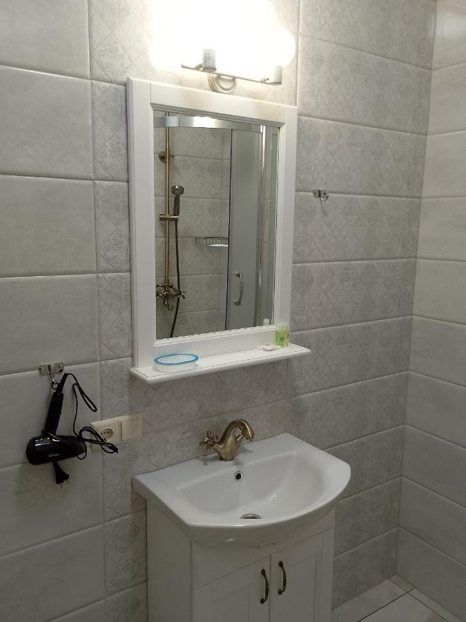 Relax Complex Hotel Boryspilʼ Extérieur photo